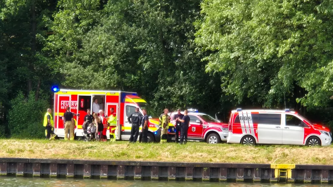 FW Datteln: Beinahe Badeunfall im Kanal sorgt für Großeinsatz - Bild: presseportal.de