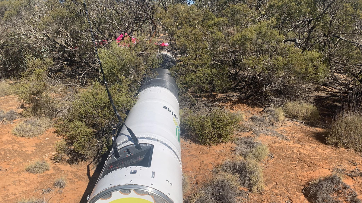 Die Trägerrakete SR75 des Start-ups HyImpulse ist nach ihrem Testflug in Australien wieder auf dem Weg nach Deutschland. - Foto: HyImpulse/CNC/dpa