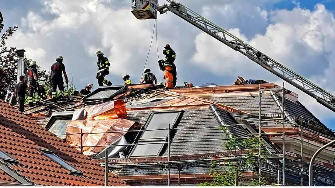 FW-M: Rauchentwicklung auf dem Dach (Neuaubing) - Bild: presseportal.de