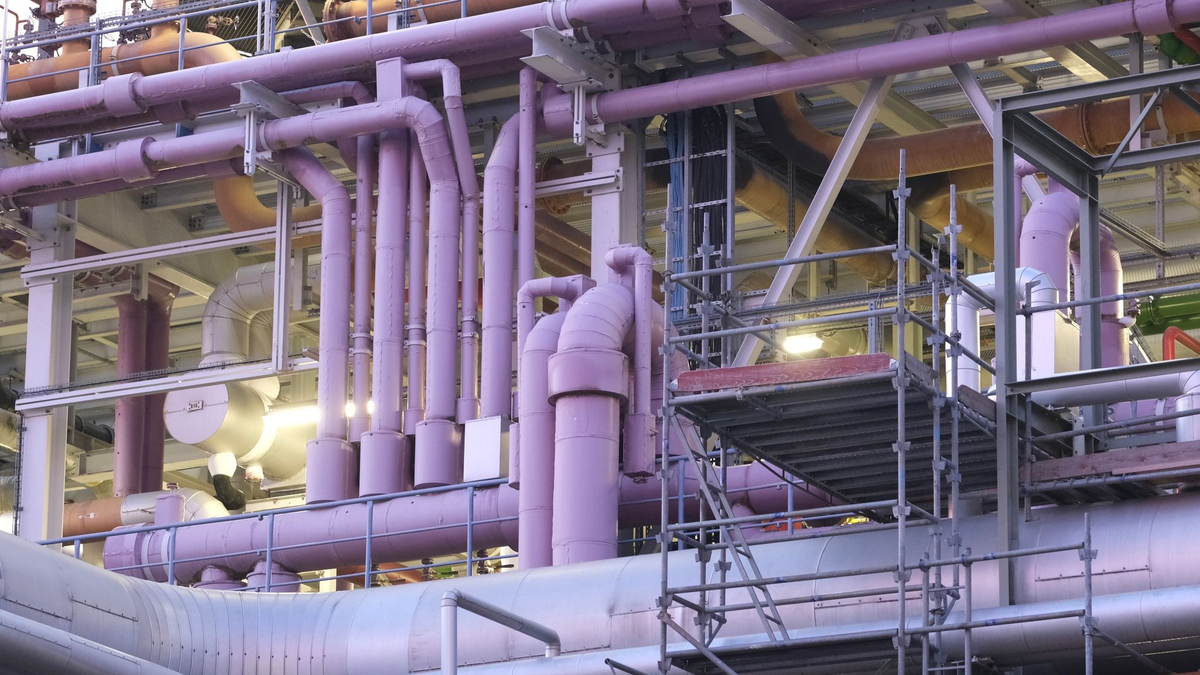 Die IG Bergbau Chemie Energie fordert sieben Prozent mehr Geld für die Beschäftigen. - Foto: Sebastian Willnow/dpa