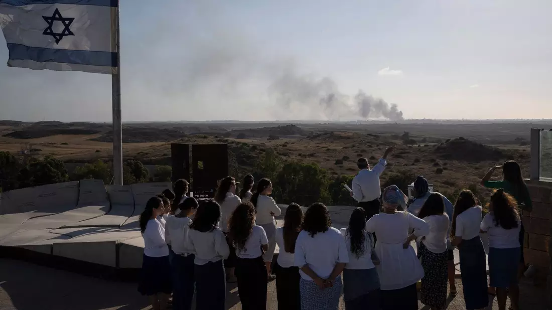 Rauch über dem Gazastreifen: Die israelische Armee weitet ihre Angriffe auf Gebiete aus, in denen das Militär schon zuvor im Einsatz war. - Bild: Leo Correa/AP