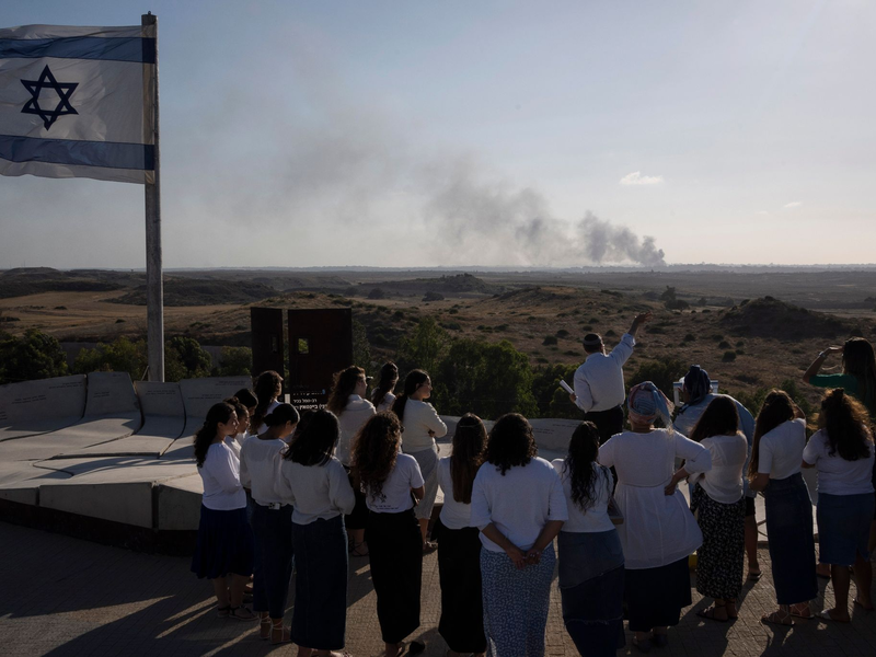 Rauch über dem Gazastreifen: Die israelische Armee weitet ihre Angriffe auf Gebiete aus, in denen das Militär schon zuvor im Einsatz war. - Foto: Leo Correa/AP