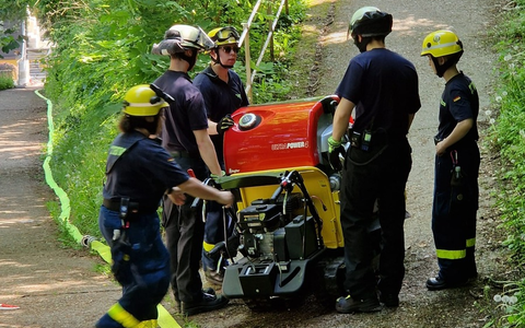 FW-EN: Waldbrandübung an der Burgruine Volmarstein - Foto: presseportal.de