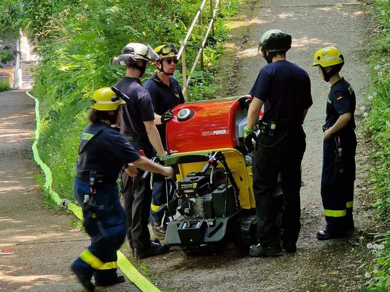 FW-EN: Waldbrandübung an der Burgruine Volmarstein - Foto: presseportal.de