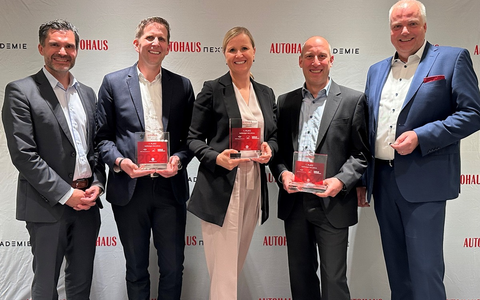 Auszeichnung für MINI Kfz-Versicherungen / VersicherungsMonitor: Ready2Drive von AXA und MINI Smile der VHV sind Aufsteiger des Jahres - Foto: presseportal.de