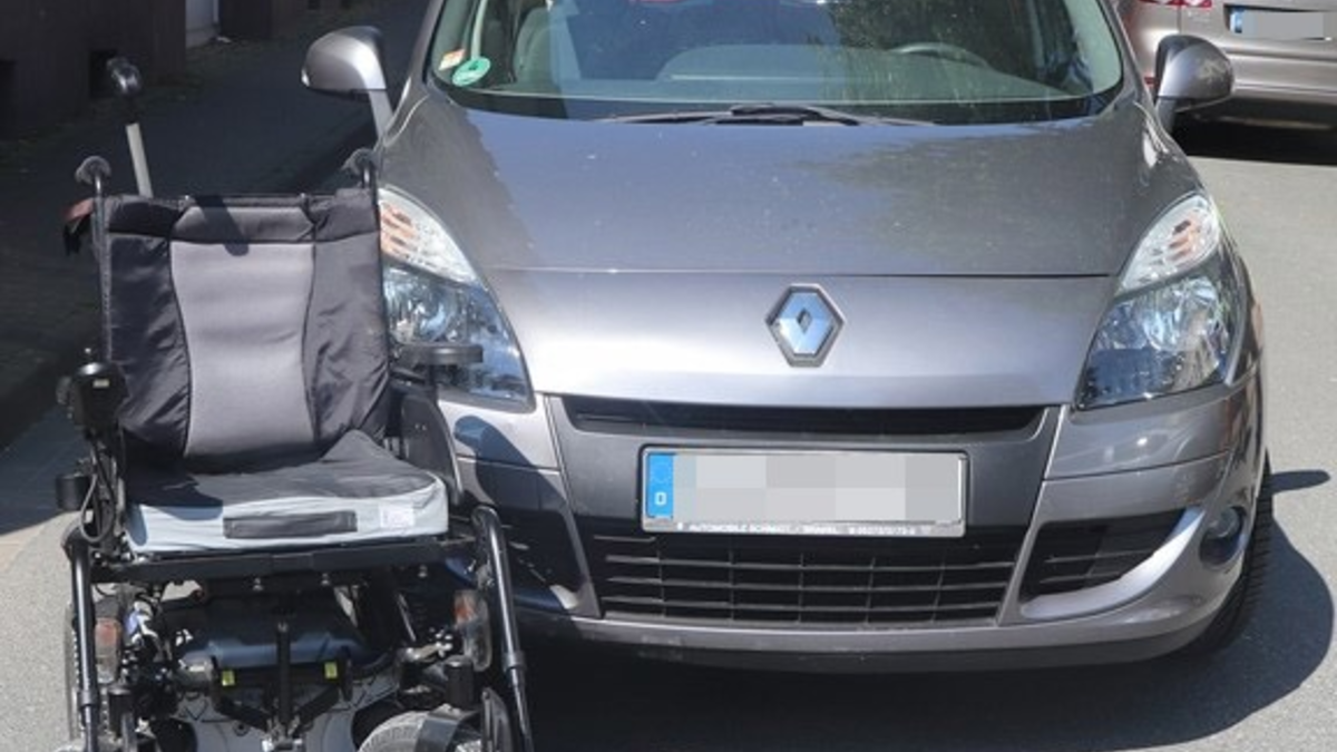 POL-HX: Rollstuhl angefahren - ein Verletzter - Foto: presseportal.de