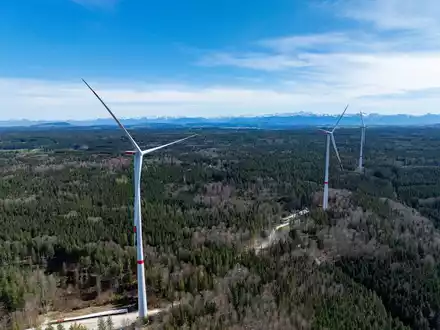 Energiewende in Bürgerhand - UmweltBank finanziert Bürgerwindpark Fuchstal Gemeindewald - Foto: presseportal.de