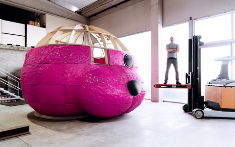 Der Pink Bear Pavillon auf dem Kulturfestival altonale: Die University of Europe for Applied Sciences kooperiert mit Künstler LUAP - Foto: presseportal.de