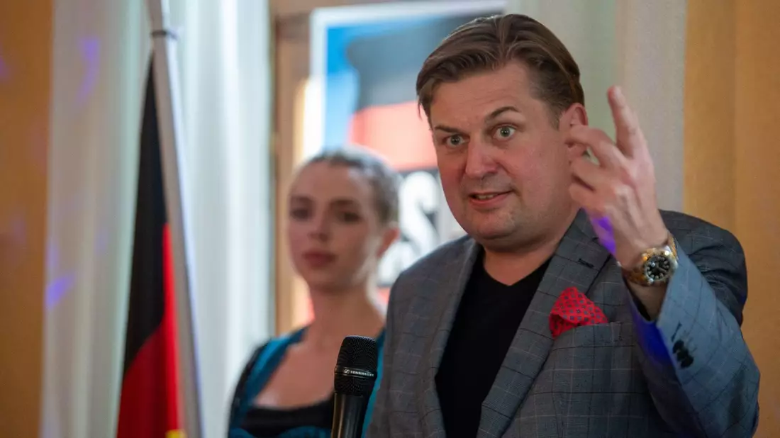 Der AfD-Spitzenkandidat für die Europawahl, Maximilian Krah, zieht sich aus der AfD-Führung zurück. - Bild: Stefan Puchner/dpa