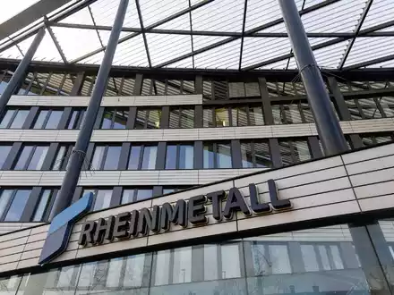 Der Rüstungskonzern Rheinmetall wird neuer Sponsor von Borussia Dortmund. - Foto: Henning Kaiser/dpa