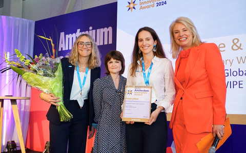 Nun auch Amsterdam und German Innovation Award: Es hagelt Preise für den ersten berührungslosen Feuchttuchspender überhaupt - Foto: presseportal.de