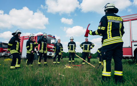 FW Celle: Celler Feuerwehr führt Schulung zur Vegetationsbrandbekämpfung durch - Foto: presseportal.de