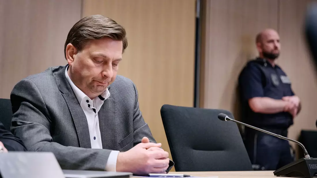 Der Ex-Vize-Bürgermeister von Lünen, Daniel Wolski, wurde von dem Bochumer Landgericht zu einer Haftstrafe verurteilt. - Bild: Bernd Thissen/dpa