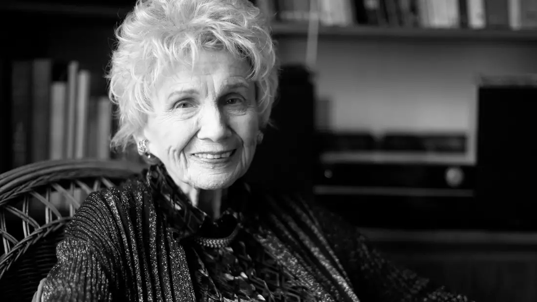 Die kanadische Autorin und Literaturnobelpreisträgerin Alice Munro ist im Alter von 92 Jahren gestorben. - Bild: Chad Hipolito/The Canadian Press/AP