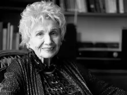 Die kanadische Autorin und Literaturnobelpreisträgerin Alice Munro ist im Alter von 92 Jahren gestorben. - Foto: Chad Hipolito/The Canadian Press/AP