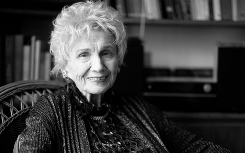 Die kanadische Autorin und Literaturnobelpreisträgerin Alice Munro ist im Alter von 92 Jahren gestorben. - Foto: Chad Hipolito/The Canadian Press/AP Die kanadische Autorin und Literaturnobelpreisträgerin Alice Munro ist im Alter von 92 Jahren gestorben. - Foto: Chad Hipolito/The Canadian Press/AP
