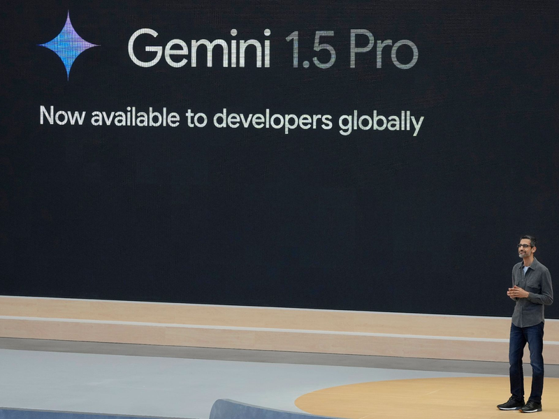 «Google Suche ist generative KI in der Dimension der menschlichen Neugierde», sagt Sundar Pichai, CEO von Google und Alphabet. - Foto: Jeff Chiu/AP/dpa