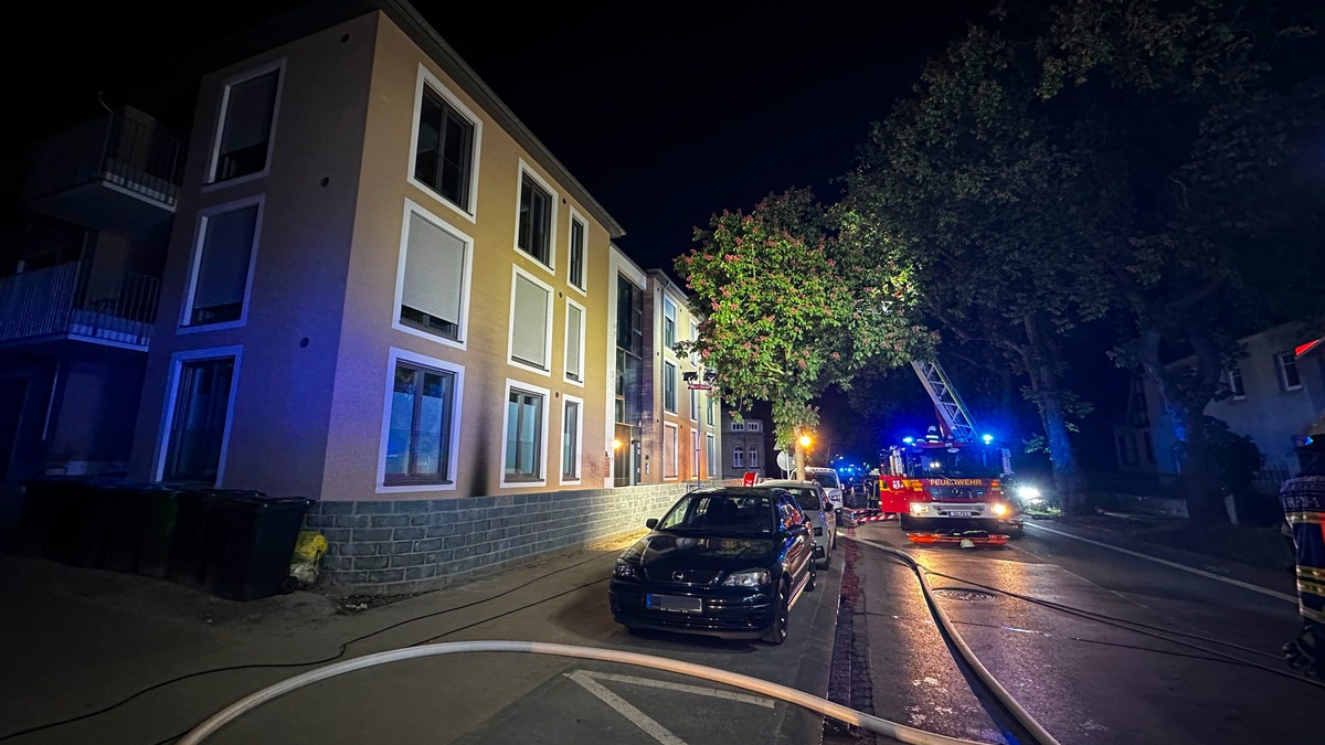 FW-SOE: Brennender Pkw in Tiefgarage - Foto: presseportal.de