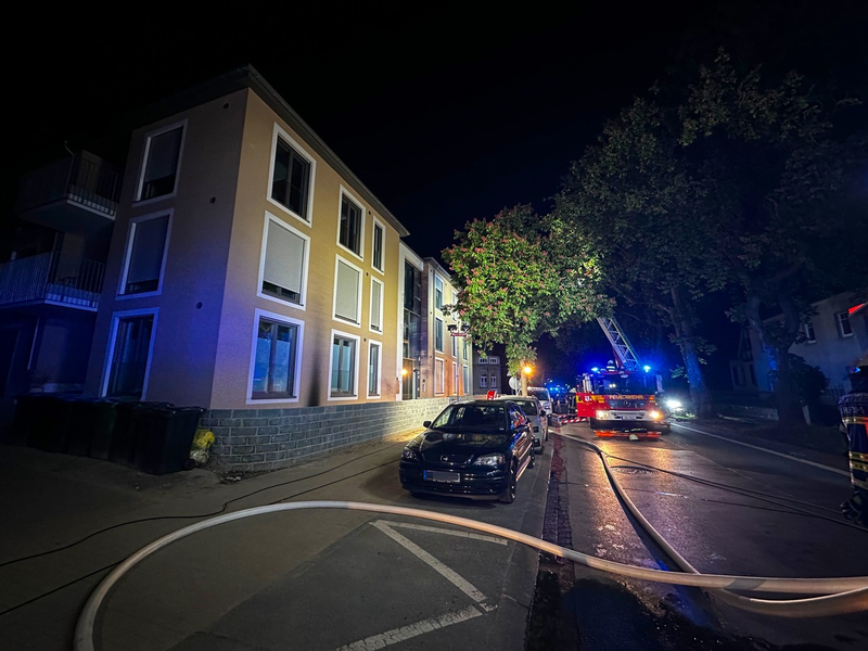 FW-SOE: Brennender Pkw in Tiefgarage - Foto: presseportal.de