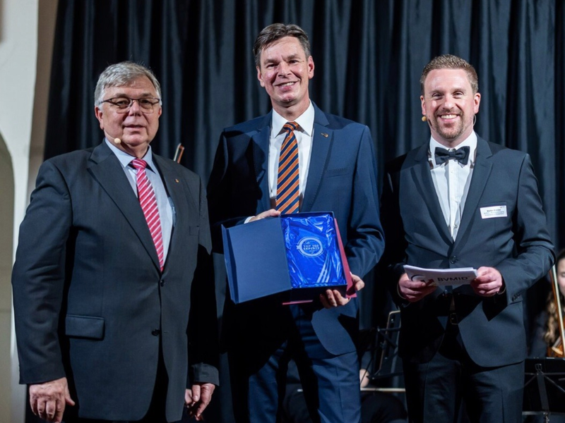 Erfolgsformel für fehlerfreudige und herausragende Unternehmenskultur: Thomas Nave zeigt den Weg und wird ausgezeichnet - Foto: presseportal.de