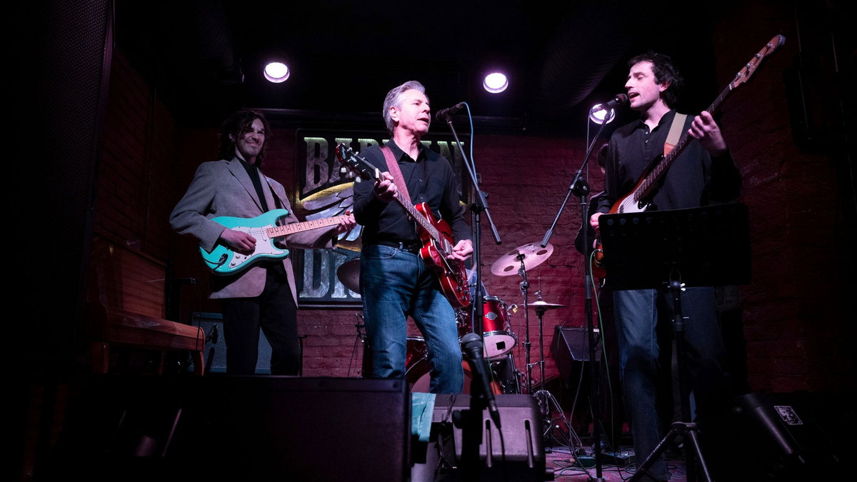 Antony Blinken rockt für eine freie Welt. - Foto: Brendan Smialowski/POOL AFP/AP/dpa