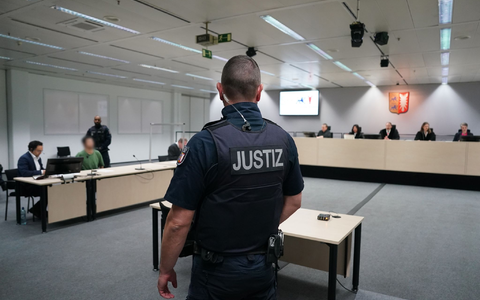 Der Angklagte Ibrahim A. ist zu einer lebenslangen Freiheitsstrafe verurteilt worden. - Foto: Marcus Brandt/Pool dpa/dpa