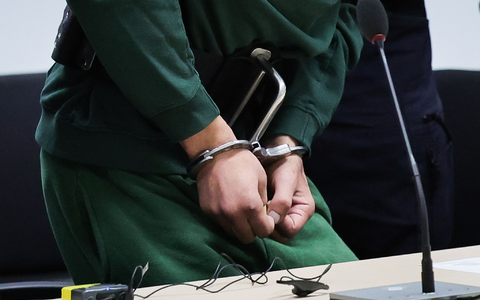 Der Angklagte Ibrahim A. ist zu einer lebenslangen Freiheitsstrafe verurteilt worden. - Foto: Christian Charisius/dpa-POOL/dpa