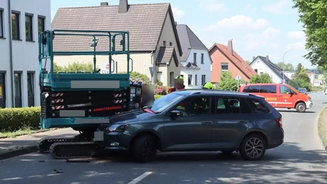 POL-HF: Alkoholfahrt endet vor Grundstückszaun- Fahrer bleibt unverletzt - Bild: presseportal.de