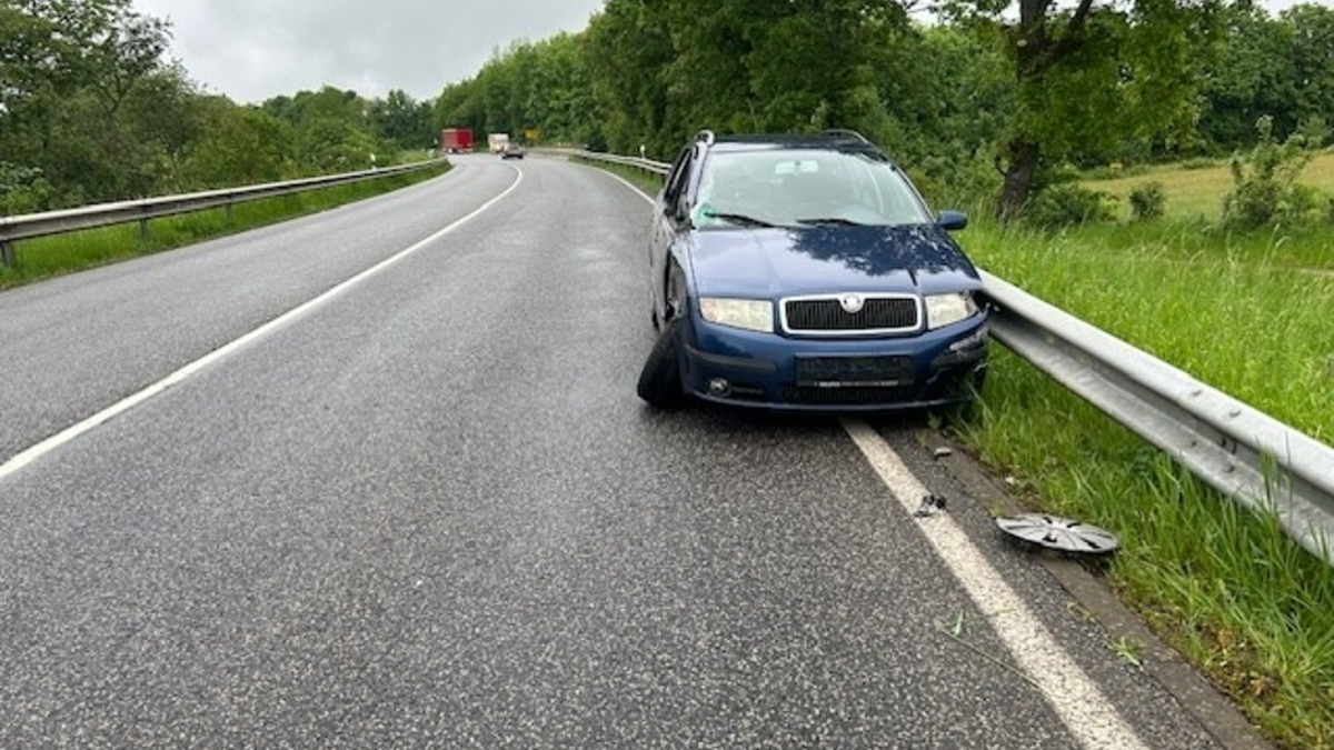 POL-PDTR: Verkehrsunfall im Begegnungsverkehr, LKW-Fahrer verhindert Schlimmeres - Foto: presseportal.de