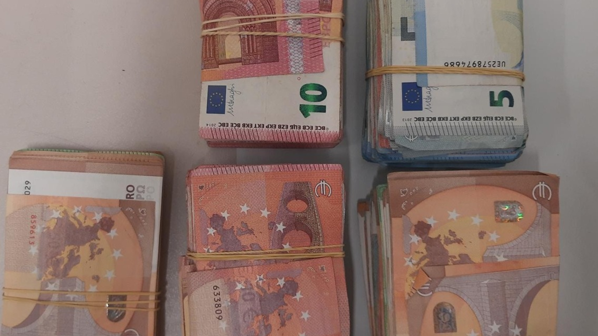 BPOL NRW: Bundespolizei stellt über 78.000 Euro sicher - Verdacht der Geldwäsche liegt vor - Foto: presseportal.de