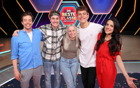 Die beste Klasse Deutschlands: Die 7B des Peutinger-Gymnasiums aus Ellwangen (Baden-Württemberg) triumphiert im Superfinale im Ersten / Abschluss der Frühjahrsstaffel mit spannender Aufholjagd - Foto: presseportal.de Die beste Klasse Deutschlands: Die 7B des Peutinger-Gymnasiums aus Ellwangen (Baden-Württemberg) triumphiert im Superfinale im Ersten / Abschluss der Frühjahrsstaffel mit spannender Aufholjagd - Foto: presseportal.de