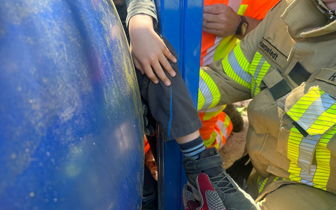FW-OLL: Unfall auf Spielplatz in Harpstedt: Kind erfolgreich von Feuerwehr gerettet - Foto: presseportal.de