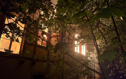 FW Dresden: Einsatzreiche Nacht für die Feuerwehr Dresden - Großbrand in Loschwitz - Foto: presseportal.de FW Dresden: Einsatzreiche Nacht für die Feuerwehr Dresden - Großbrand in Loschwitz - Foto: presseportal.de