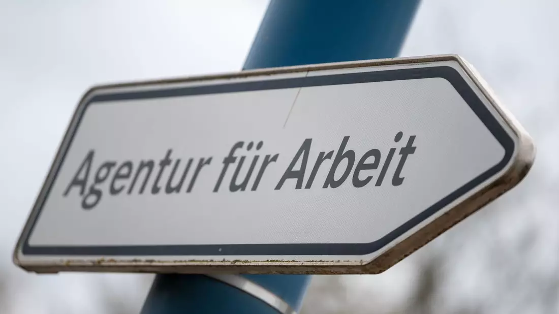 2023 wünschten sich fast 3,2 Millionen nicht erwerbstätige Menschen in Deutschland eigentlich eine bezahlte Arbeit. - Bild: Hendrik Schmidt/dpa-Zentralbild/dpa