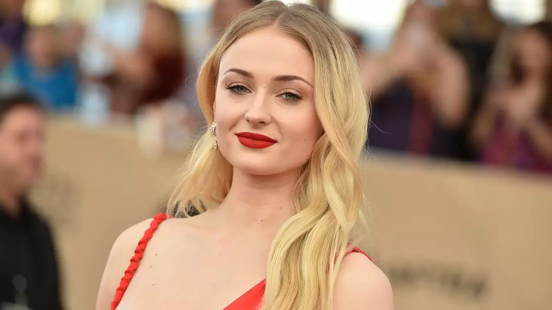 Sophie Turner hat am Set von «Game of Thrones» viel gelernt. - Bild: Jordan Strauss/AP/dpa