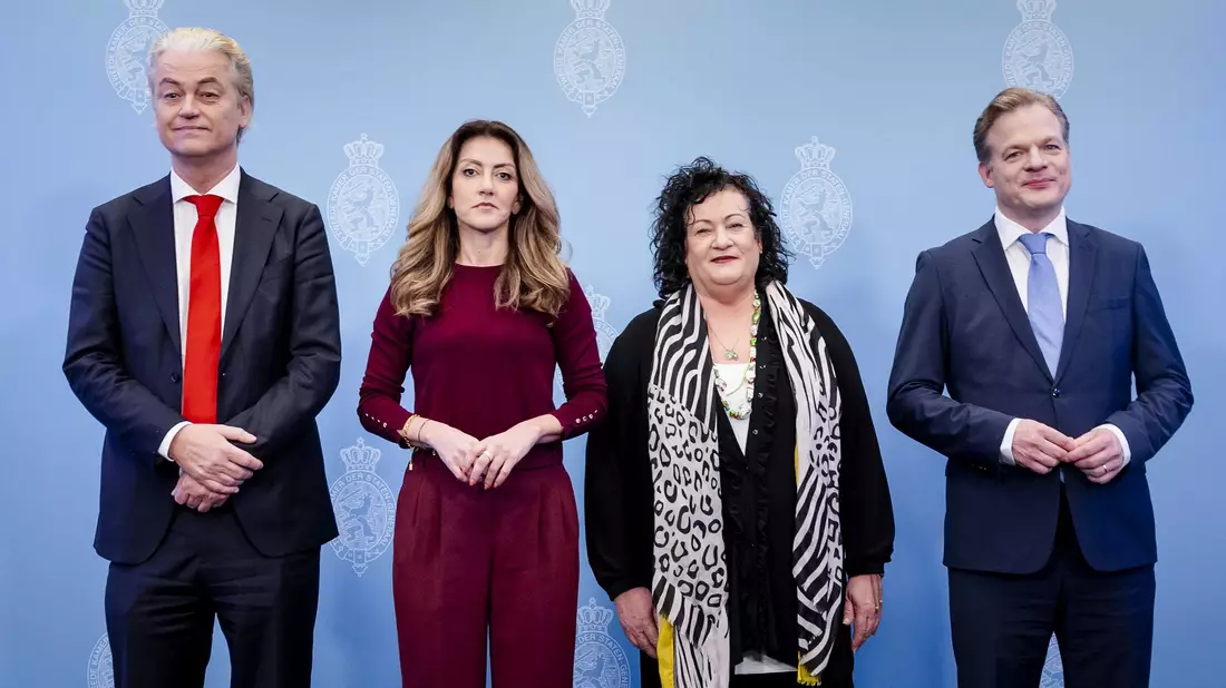 Koalitionäre in spe: Von links Geert Wilders (PVV), Dilan Yesilgoz von der rechtsliberalen VVD, Caroline van der Plas von der rechtspopulistischen Bauernpartei BBB und Pieter Omtzigt von der neuen rechtskonservativen NSC. - Bild: Koen Van Weel/ANP/dpa