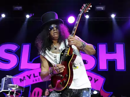 «Gitarren-Ikone Slash: «Was ich mache, mache ich vor allem für mich.» - Foto: Herbert P. Oczeret/apa/dpa