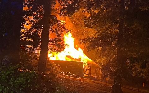 POL-AC: Feuer zerstört Lagerhaus im Alsdorfer Tierpark - Foto: presseportal.de