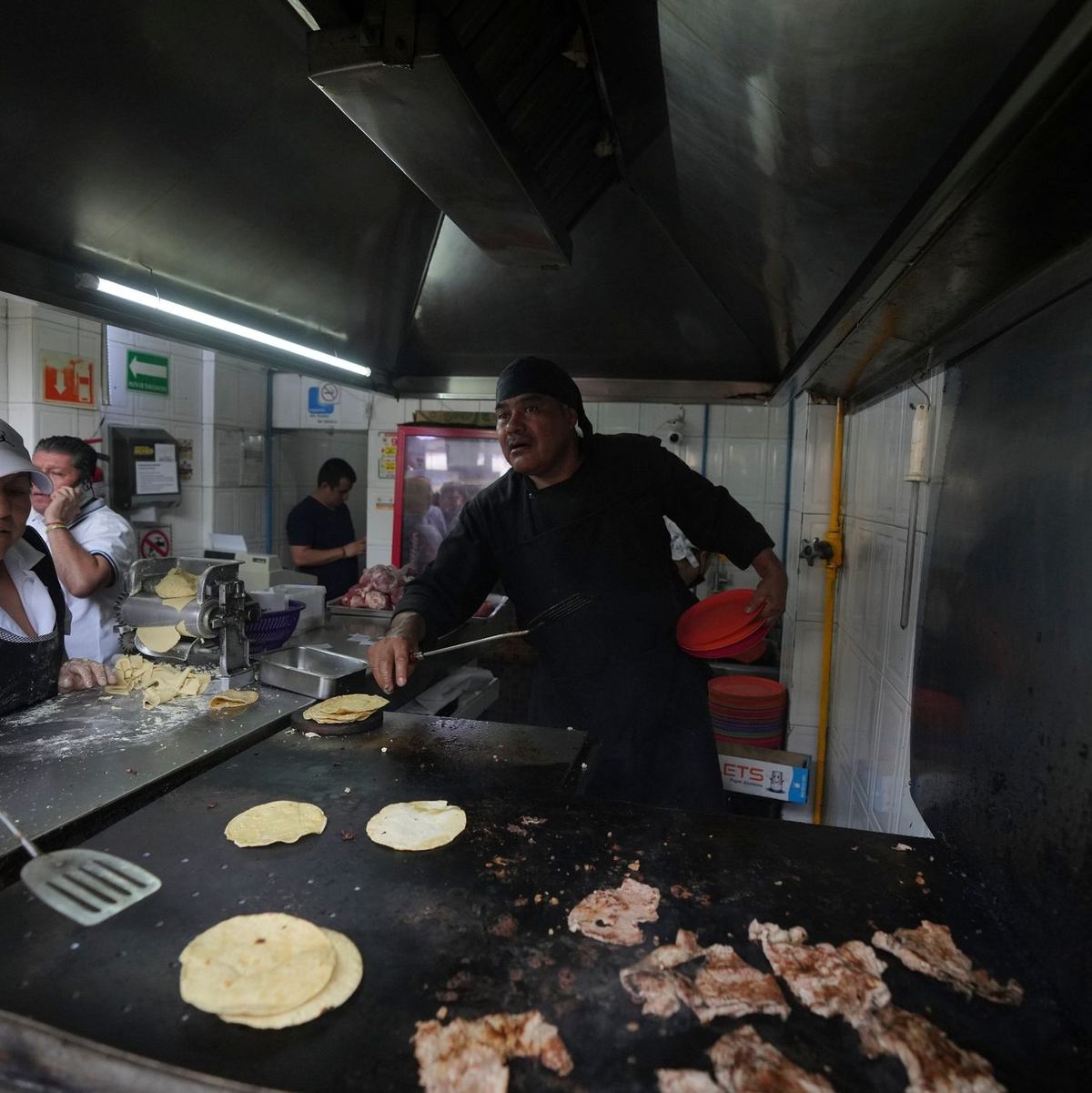 Die Tacos von «El Califa de León» sind begehrt. - Foto: Fernando Llano/AP