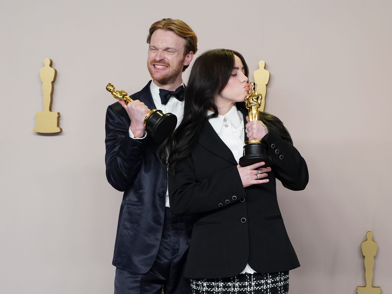 Ein eingespieltes und erfolgreiches Team: Finneas O'Connell und Billie Eilish. Mit ihrem Barbie-Song «What Was I Made For?» wurden die beiden mit einem Oscar ausgezeichnet. - Foto: Jordan Strauss/AP/dpa