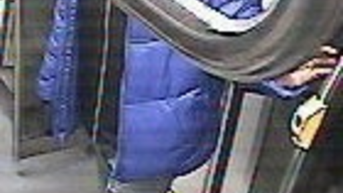 LPI-EF: Öffentlichkeitsfahndung nach zwei Räubern - Foto: presseportal.de