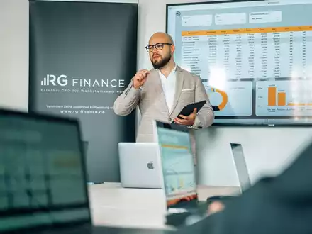 Die Lösung aller Liquiditätsprobleme? Externer CFO klärt auf, was es mit dem Factoring auf sich hat - und wer wirklich davon profitiert - Foto: presseportal.de