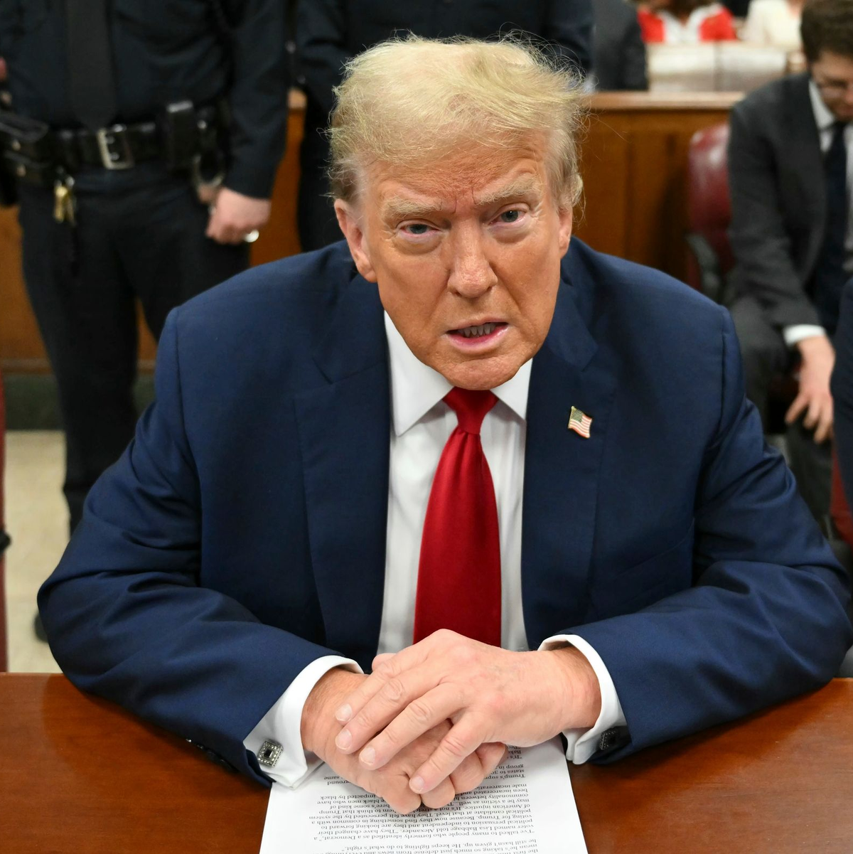 Trump droht eine mehrjährige Haftstrafe, die zur Bewährung ausgesetzt werden könnte. - Foto: Angela Weiss/POOL AFP/AP/dpa