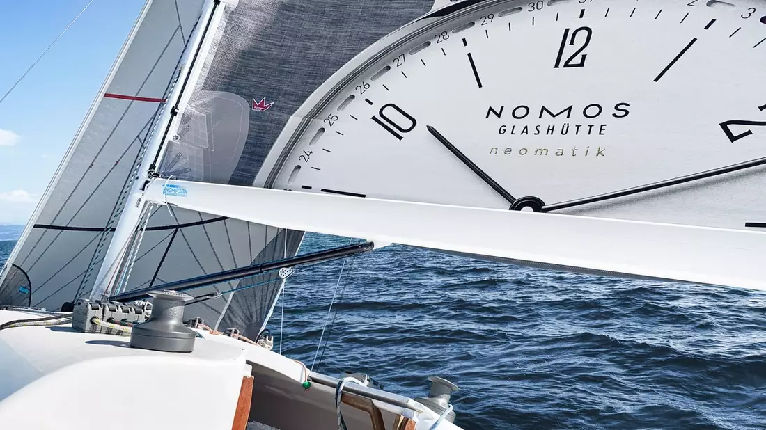 NOMOS zeigt Flagge / Meister des Timings zu Wasser und zu Land: Die Uhrenmanufaktur NOMOS Glashütte ist erneut Sponsorin der Internationalen Bodenseewoche in Konstanz und stiftet auch den Hauptgewinn - Bild: presseportal.de