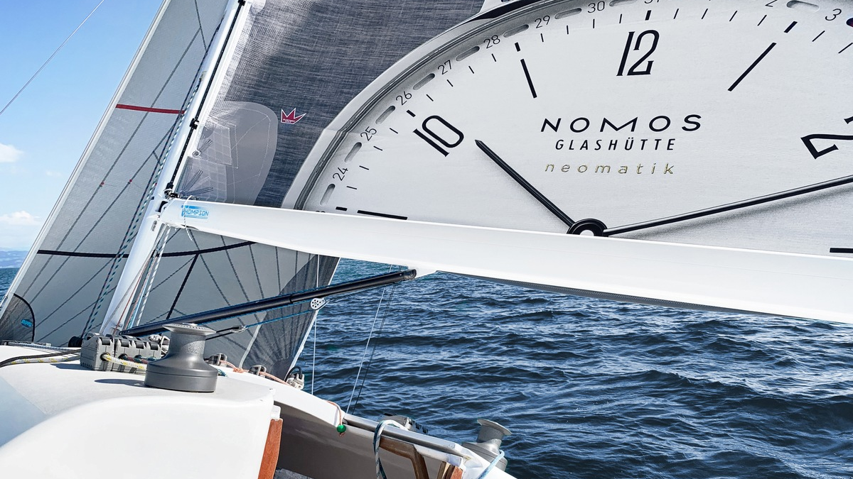 NOMOS zeigt Flagge / Meister des Timings zu Wasser und zu Land: Die Uhrenmanufaktur NOMOS Glashütte ist erneut Sponsorin der Internationalen Bodenseewoche in Konstanz und stiftet auch den Hauptgewinn - Foto: presseportal.de