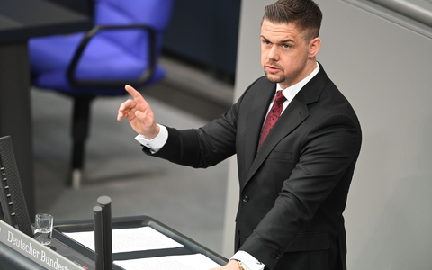 Gnauck vertritt die AfD im parlamentarischen Verteidigungsausschuss. - Foto: Jessica Lichetzki/dpa