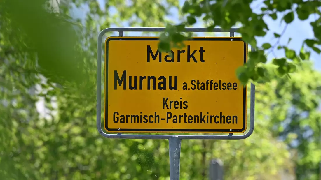 Weil unklar war, ob es sich um eine gefährliche Substanz handelte, wurde die Notaufnahme des Unfallklinikums Murnau abgeriegelt. - Bild: Angelika Warmuth/dpa