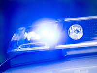 Das Opfer wurde nach eigener Aussage in der Toilette von einem Unbekannten angegriffen. (Symbolbild) - Foto: Lino Mirgeler/dpa