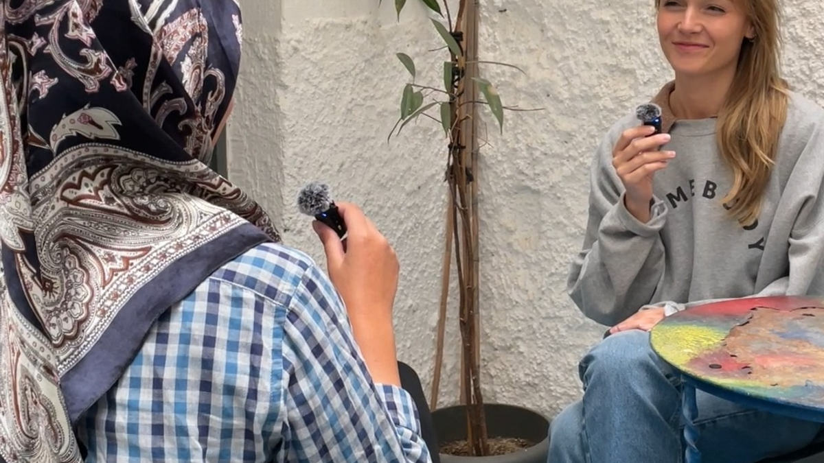 Kinderrechtsverletzungen in Griechenland: Künstlerin LOTTE fordert Perspektiven statt Straße für junge Geflüchtete - Foto: presseportal.de