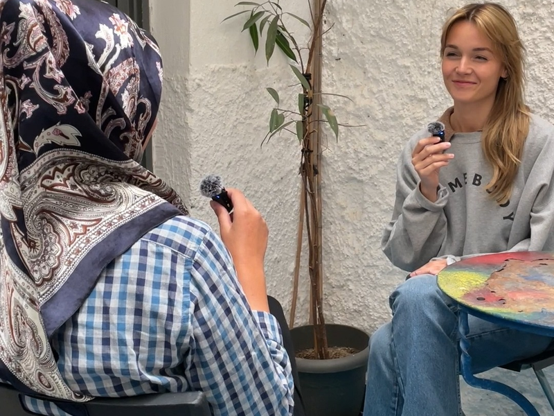 Kinderrechtsverletzungen in Griechenland: Künstlerin LOTTE fordert Perspektiven statt Straße für junge Geflüchtete - Foto: presseportal.de